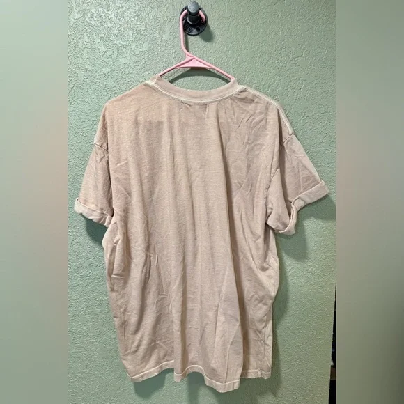 Girl Dangerous Cream T-shirt - Picture 4 of 4